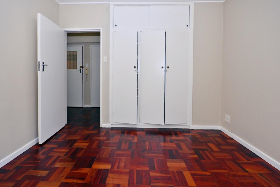 To Let 1 Bedroom Property for Rent in Sea Point Western Cape